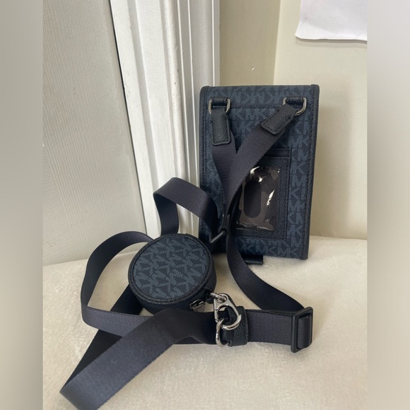 Michael Kors Slim Crossbody bag with a removable coin purse. NWOT - Picture 11 of 11